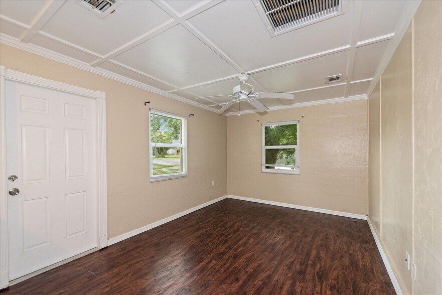 More Photos Of 1905 Oakley Ave, Fort Myers Apartments For Sale