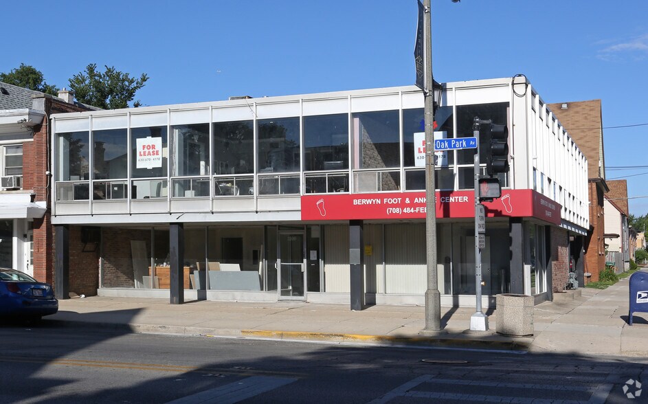 Primary Photo Of 3100 S Oak Park Ave, Berwyn Office For Sale