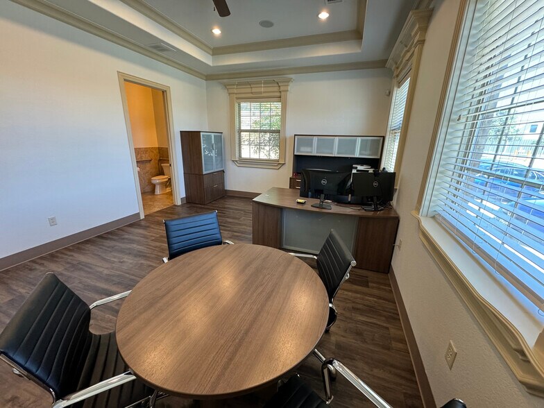 More Photos Of 2271 E Continental Blvd, Southlake Medical For Lease