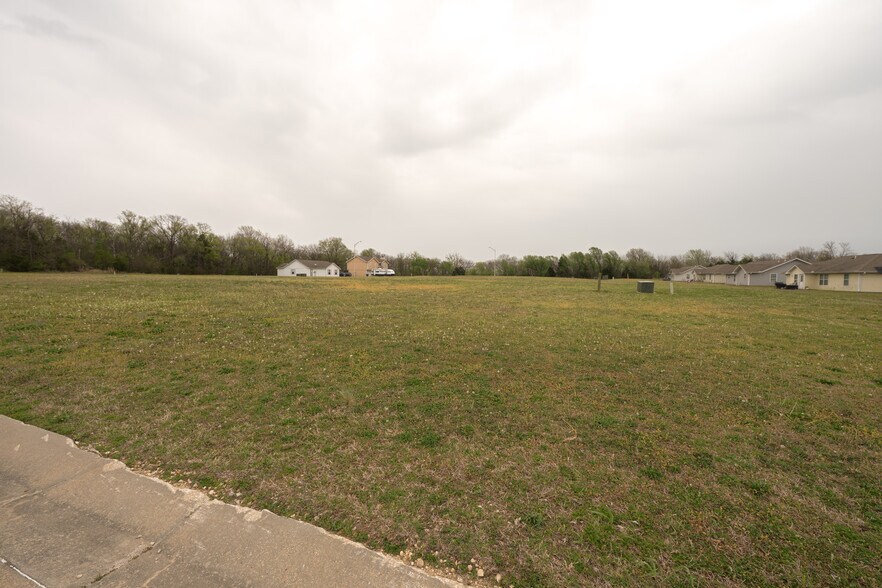 More Photos Of 205 E John, Coffeyville Land For Sale