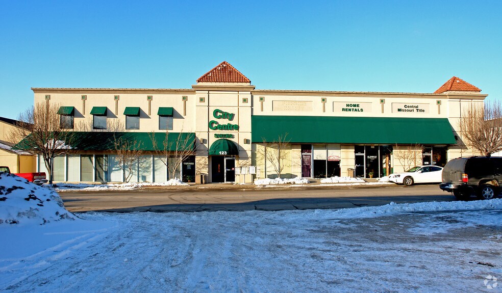 More Photos Of 123 E Gay St, Warrensburg Office For Lease