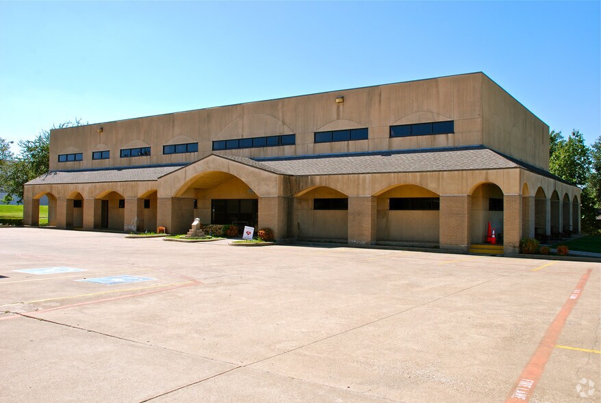 More Photos Of 2111 Skyline Dr, Mesquite Religious Facility For Sale