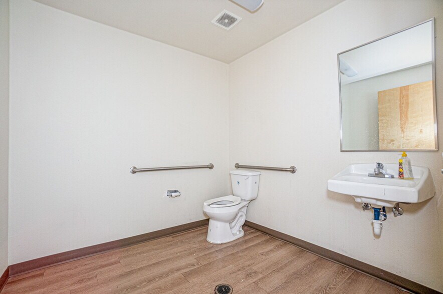 More Photos Of 12301 Rojas Dr, El Paso Light Distribution For Sale