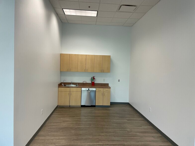 More Photos Of 1670 Corporate Cir, Petaluma Office For Lease