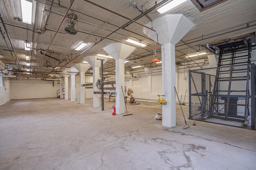 More Photos Of 72 S Kimball St, Haverhill Warehouse For Sale
