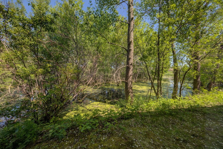 More Photos Of 7002-7018 N 6th St, Oakdale Light Manufacturing For Lease