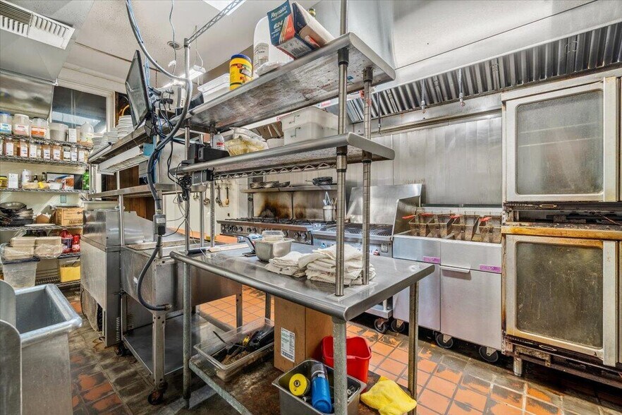 More Photos Of 315 Main St, Ferndale Hotel For Sale