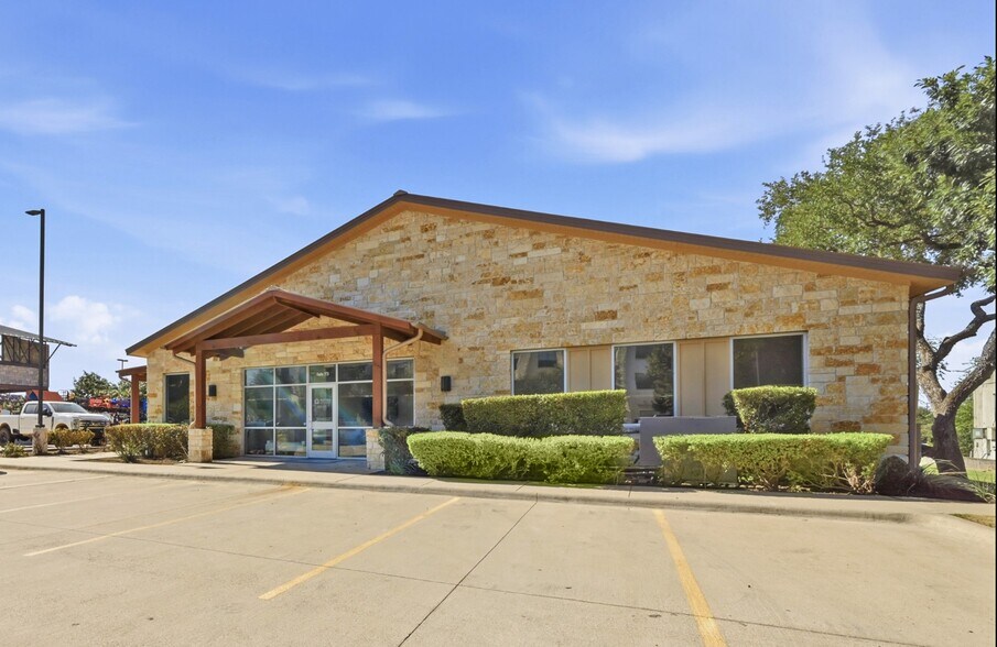 More Photos Of 333 E Highway 290, Dripping Springs Office For Lease