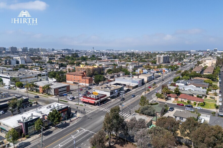 More Photos Of 8621 Bellanca Ave, Los Angeles Office For Lease