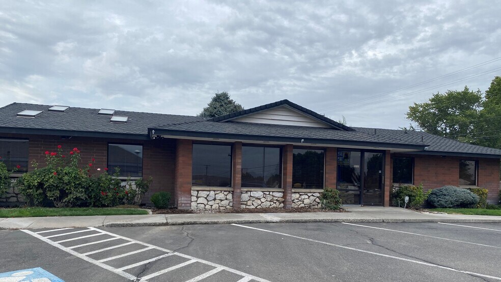 Primary Photo Of 320 N 20th Ave, Pasco Office For Lease