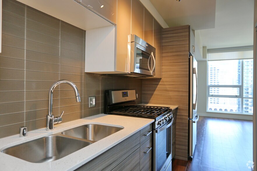 More Photos Of 2105 5th Ave, Seattle Apartments For Lease