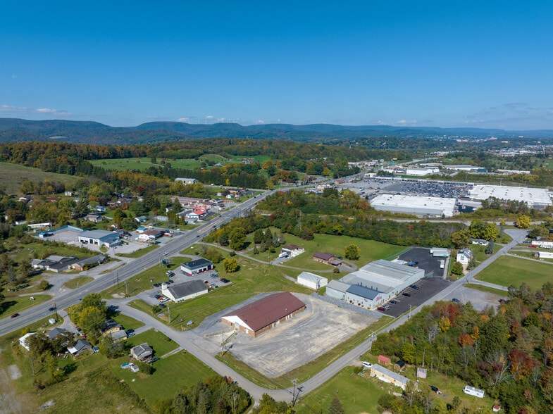 More Photos Of 338 Pound Ln, Duncansville Light Distribution For Lease