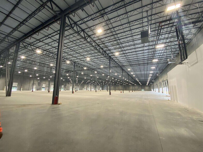 More Photos Of 12375 William A. Gwaltney, Windsor Warehouse For Lease