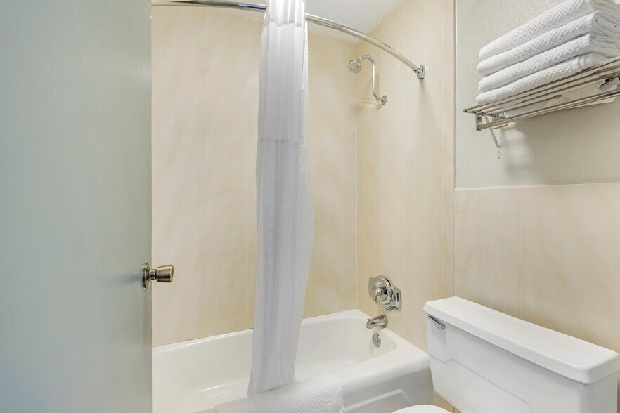 More Photos Of 8929 Old Number Six Hwy, Santee Hotel For Sale