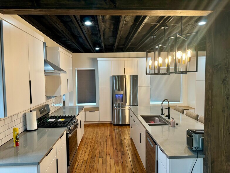 More Photos Of 1701 Southwest Blvd, Kansas City Storefront Retail Office For Lease