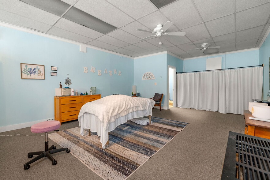 More Photos Of 7-17 School St, Merrimac Apartments For Sale