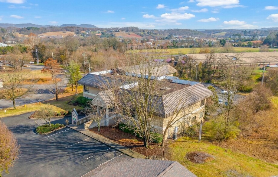 More Photos Of 675 Middle Creek Rd, Sevierville Medical For Sale