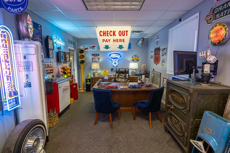 More Photos Of 23621 S State Route 291, Harrisonville Industrial For Sale