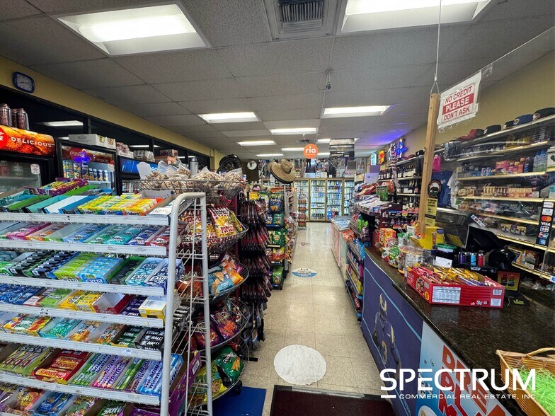 More Photos Of 21101-21163 Victory Blvd, Canoga Park Storefront Retail Office For Lease