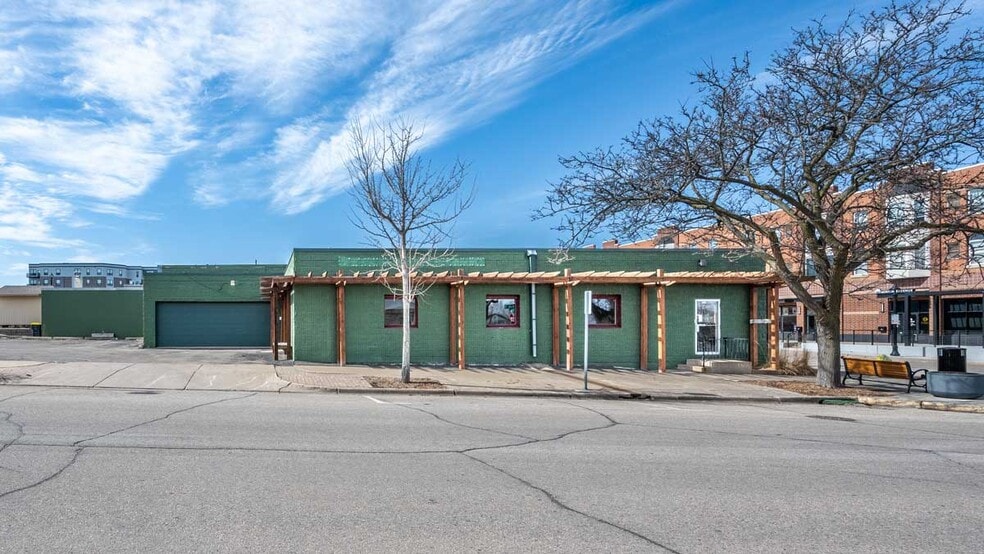 More Photos Of 112 Sommerville St S, Shakopee Freestanding For Sale