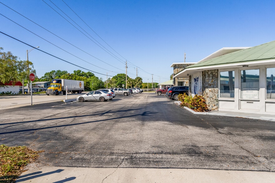 More Photos Of 1615 14th Ave, Vero Beach Medical For Sale