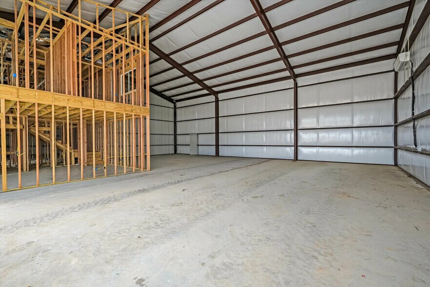 More Photos Of 15113 Fitzhugh Rd, Austin Industrial For Lease