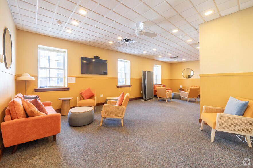 More Photos Of 744 E Squantum St, Quincy Medical For Lease