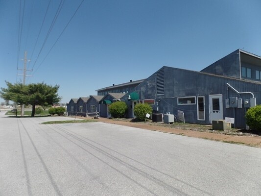 More Photos Of 206 Rushing Dr, Herrin General Retail For Sale