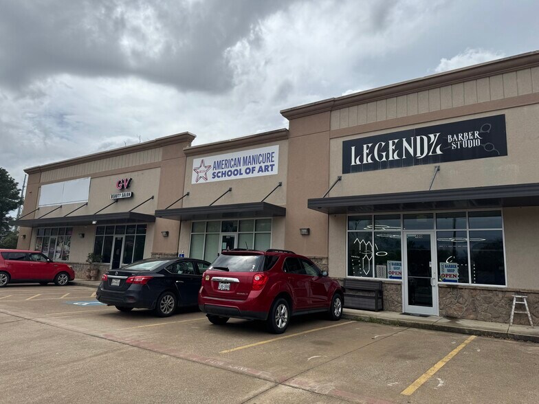 More Photos Of 1950 N Northwest Loop 323, Tyler Freestanding For Lease