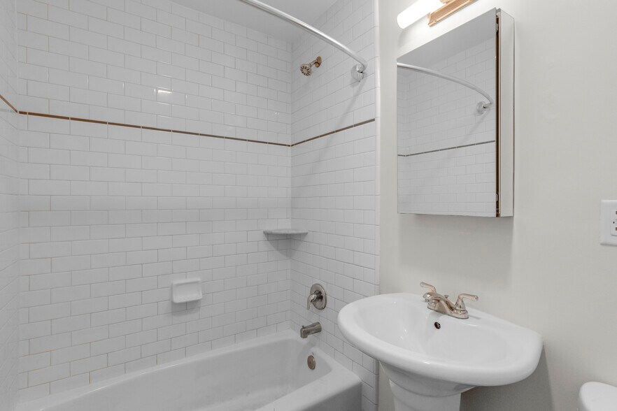 More Photos Of 518 E Washington Blvd, Pasadena Apartments For Sale