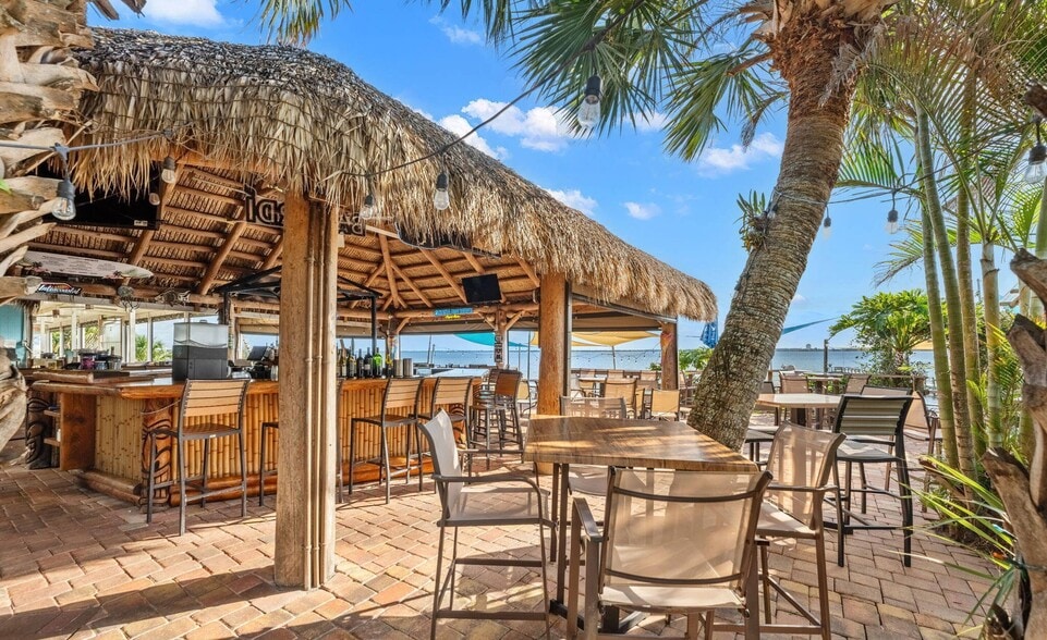More Photos Of 4845 Dixie Hwy NE, Palm Bay Restaurant For Sale