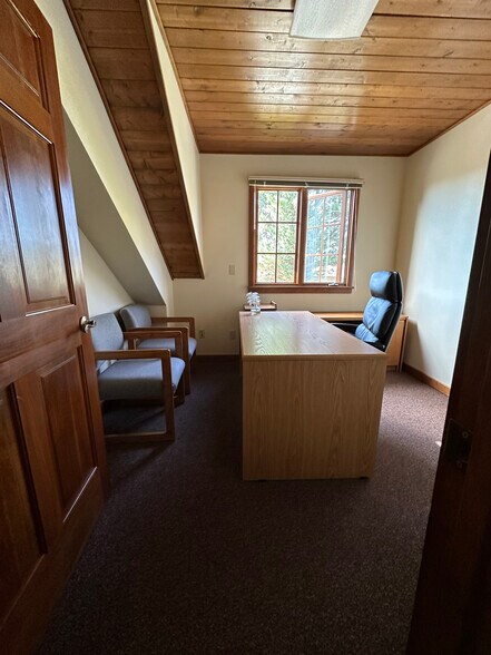 More Photos Of 939 Elm St SW, Albany Office For Sale