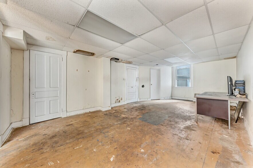 More Photos Of 628 Smithfield St, Pittsburgh Restaurant For Sale