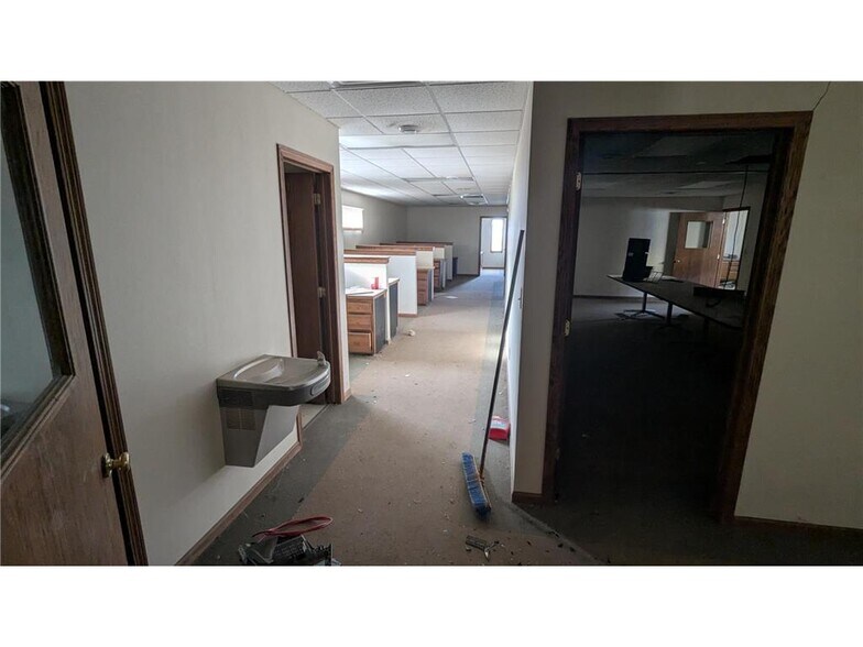 More Photos Of 1793 550th St, Wood Lake Manufacturing For Sale