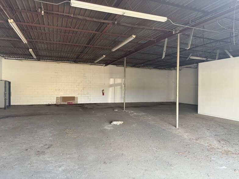 More Photos Of 3231 Haltom Rd, Haltom City Auto Repair For Sale