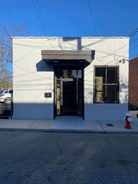 More Photos Of 9 Commerce St, Thomasville Freestanding For Lease