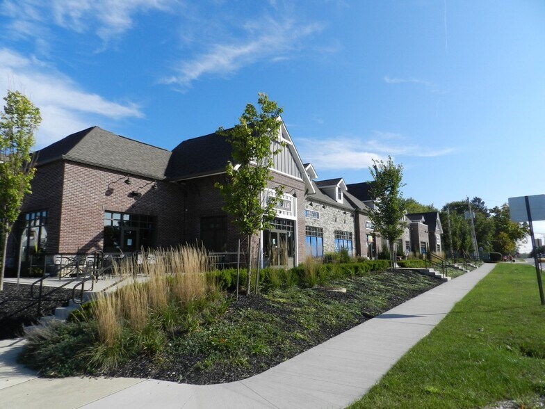 More Photos Of 170 W Olentangy St, Powell Storefront For Lease