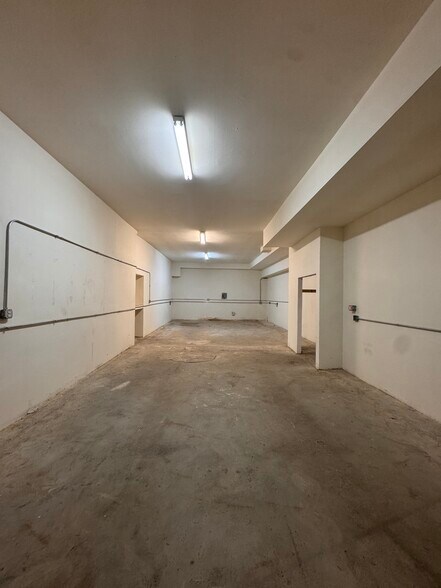 More Photos Of 586 W Avenue 28, Los Angeles Industrial For Lease