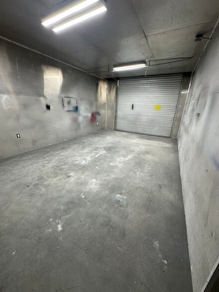 More Photos Of 10066 San Fernando Rd, Pacoima Specialty For Lease