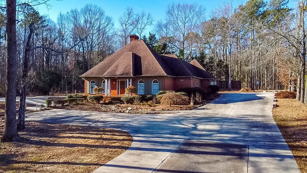More Photos Of 2100 Gravel Springs Rd, Buford Medical For Lease