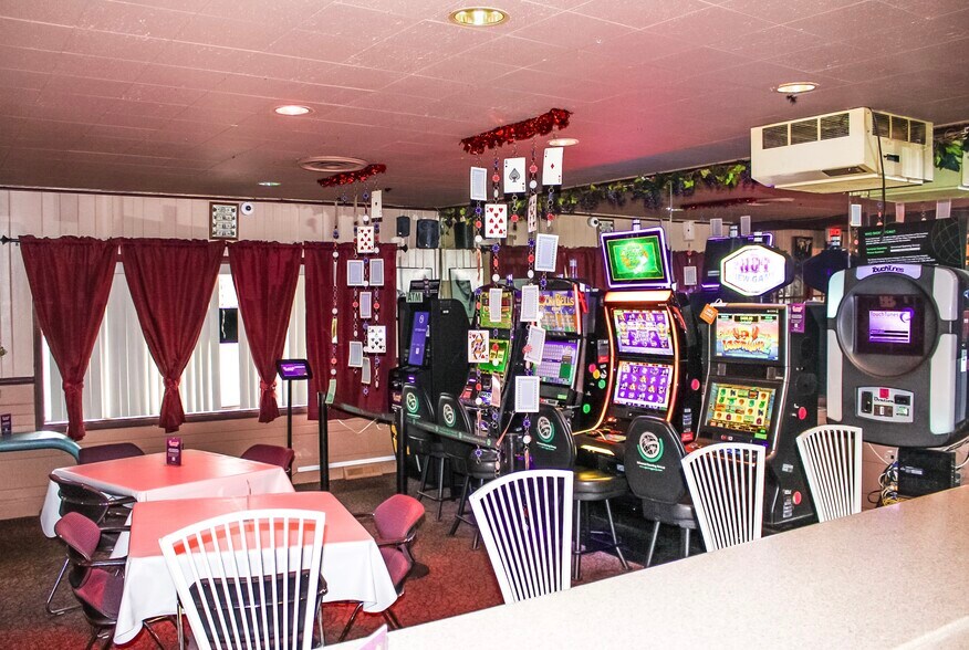 More Photos Of 69 Washington St, Fox Lake General Retail For Sale