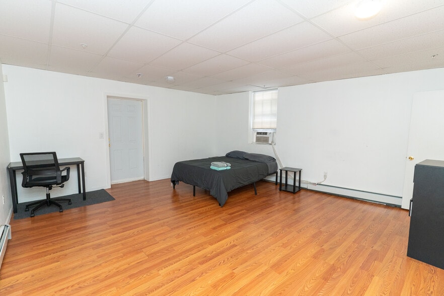 More Photos Of 1166-1168 E Jersey St, Elizabeth Storefront Retail Residential For Sale