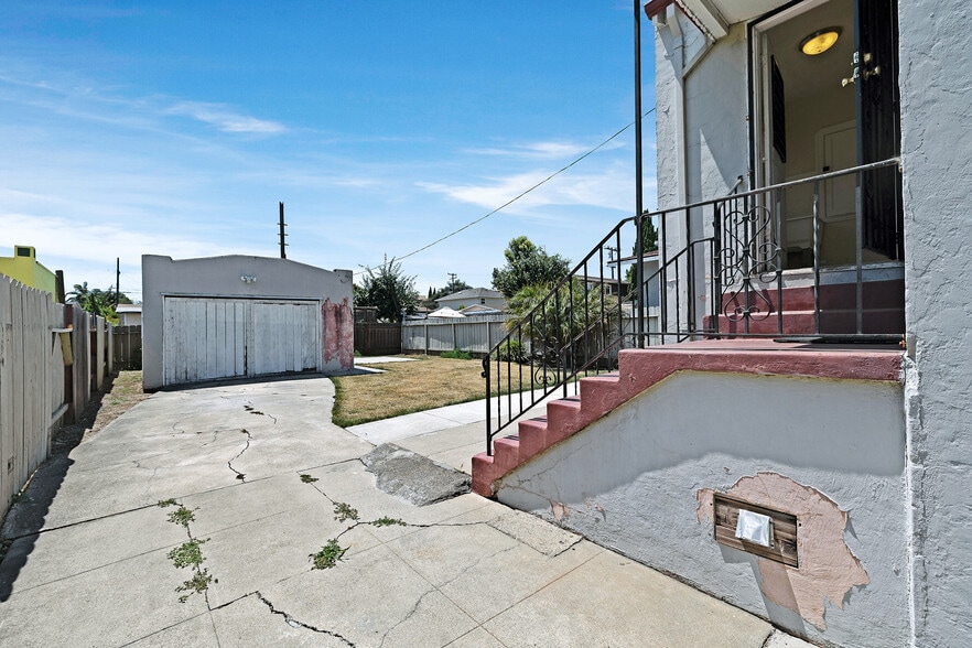 More Photos Of 1755 Washington Ave, San Leandro Bar For Sale