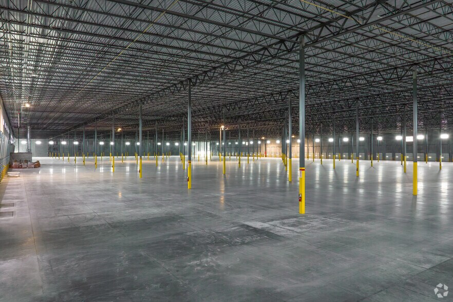 More Photos Of 5501 Lee Vista Blvd, Orlando Unknown For Lease