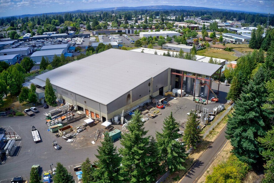 More Photos Of 390 S Redwood St, Canby Manufacturing For Lease
