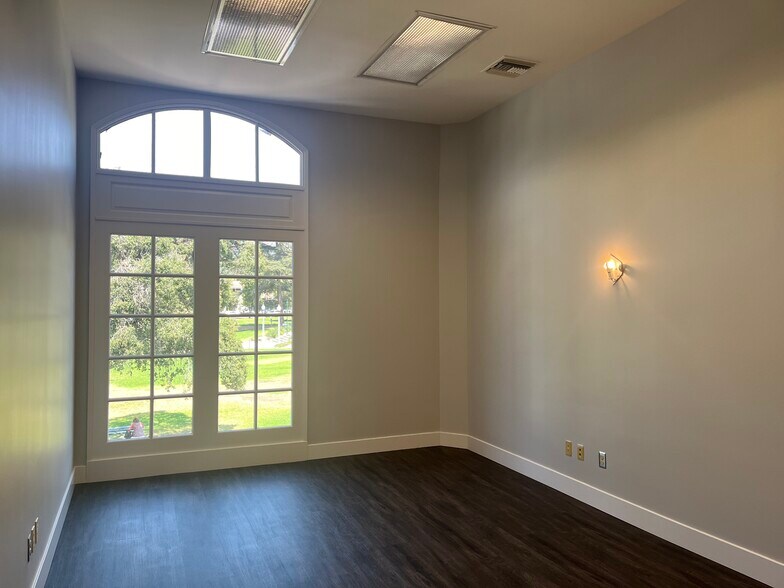 More Photos Of 116 W Lime Ave, Monrovia Loft Creative Space For Lease