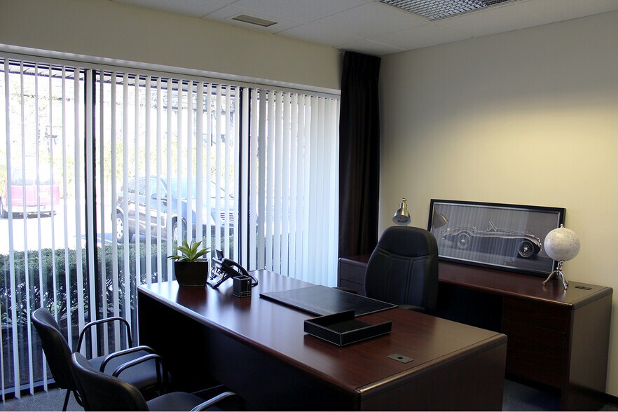 More Photos Of 26677 W 12 Mile Rd, Southfield Office For Sale