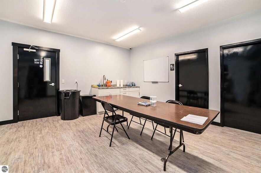 More Photos Of 110 W Park Dr, Kalkaska Service For Sale