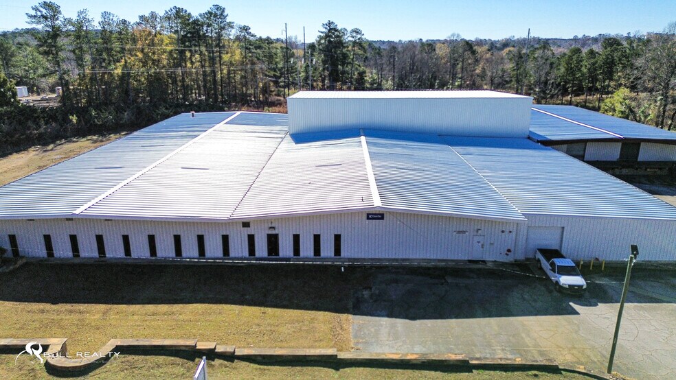 More Photos Of 210 E Lukken Industrial Dr, Lagrange Warehouse For Lease