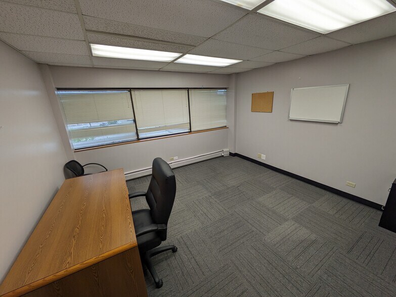 More Photos Of 20280 Governors Dr, Olympia Fields Unknown For Lease